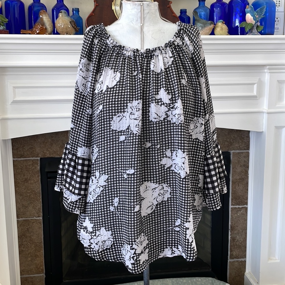 1X Spense - black and white gingham blouse, gathered neckline bell sleeves